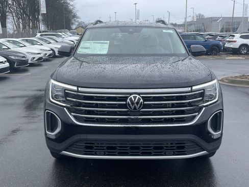 New 2026 Volkswagen Atlas SE FWD image 2