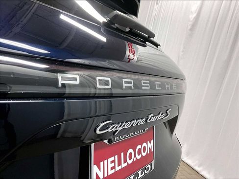Used 2023 Porsche Cayenne Turbo S image 34