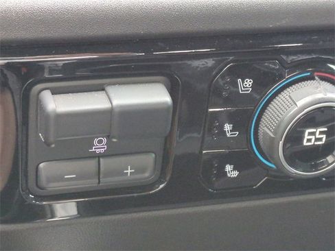 Certified 2025 Chevrolet Silverado 2500 LTZ w/ LTZ Plus Package image 28