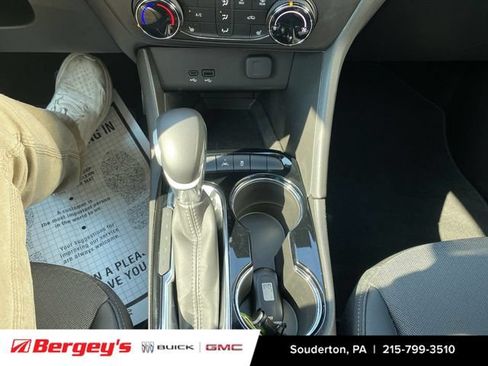 Used 2024 Buick Encore GX Preferred w/ Comfort Package FWD image 18