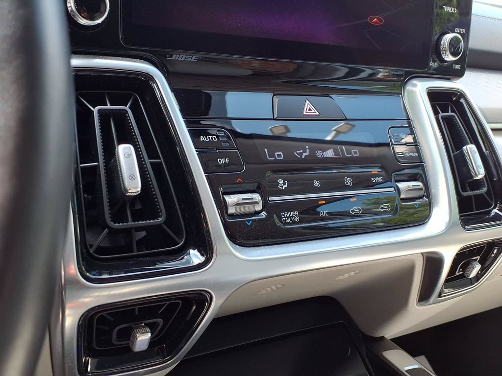 Used 2023 Kia Sorento SX Prestige w/ Panoramic Sunroof Package AWD/4WD image 11