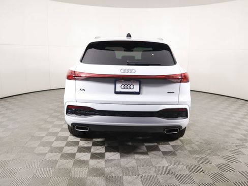 Used 2025 Audi Q5 Premium w/ Convenience Package image 6