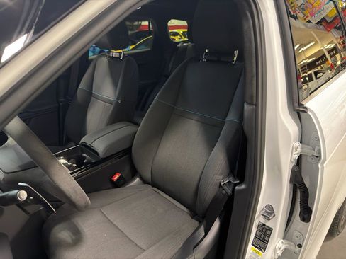 Used 2023 Land Rover Range Rover Evoque HST image 13