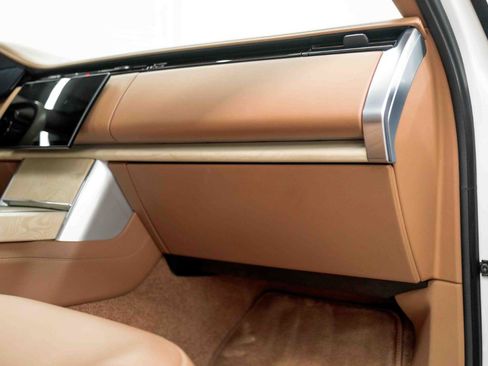 Used 2024 Land Rover Range Rover SV image 59