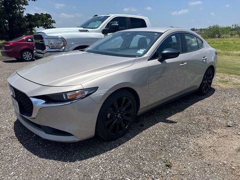 Used 2025 MAZDA MAZDA3 s FWD image 1