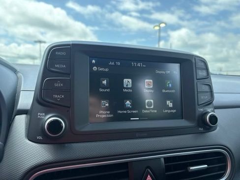 Used 2021 Hyundai Kona SE FWD image 17