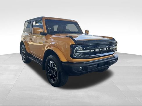 Used 2021 Ford Bronco Outer Banks image 2