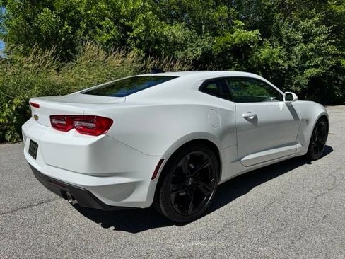 Used 2023 Chevrolet Camaro LT w/ Technology Package RWD image 5