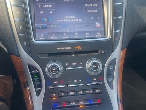 Used 2020 Lincoln Nautilus Reserve image 7