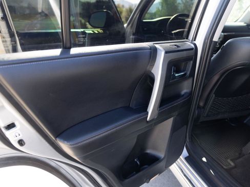 Used 2017 Toyota 4Runner Limited AWD/4WD image 26