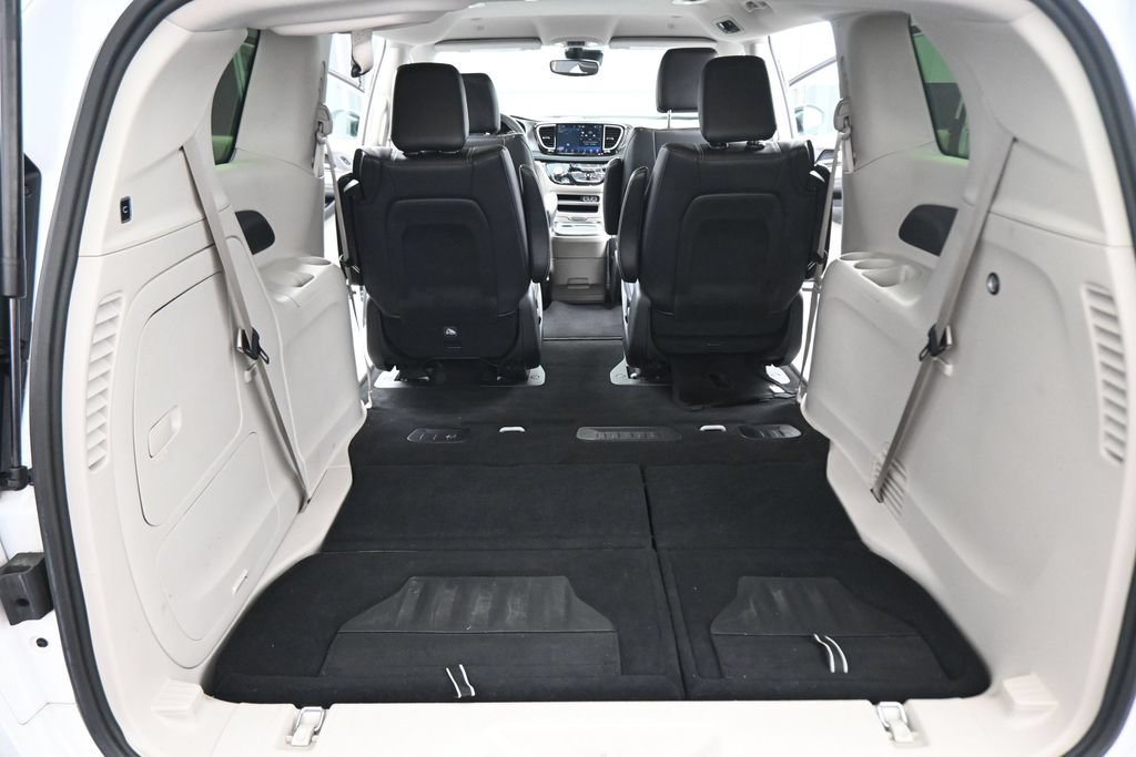 Used 2024 Chrysler Pacifica Limited FWD image 43
