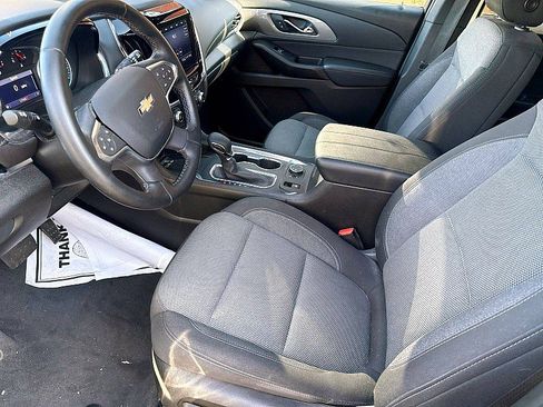 Used 2023 Chevrolet Traverse LT AWD/4WD image 9
