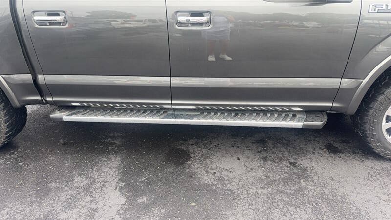 Used 2017 Ford F150 Lariat AWD/4WD image 10