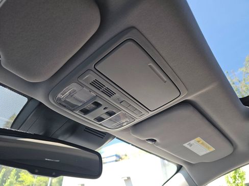 Used 2022 Honda CR-V Touring image 32