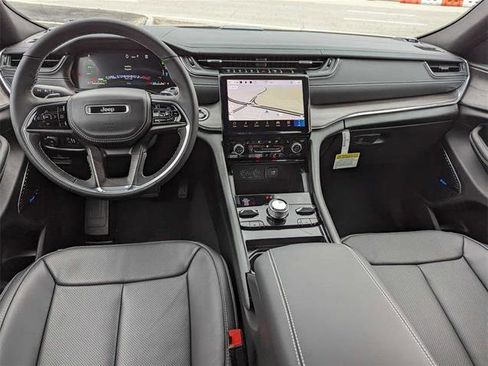 Used 2024 Jeep Grand Cherokee Overland image 19