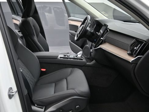New 2026 Volvo XC90 B5 Plus w/ Protection Package image 15