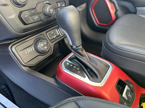 Used 2020 Jeep Renegade Trailhawk w/ Premium Leather Group image 15