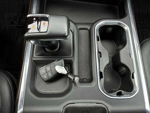 Used 2022 GMC Sierra 1500 Elevation w/ Elevation Premium Package image 16