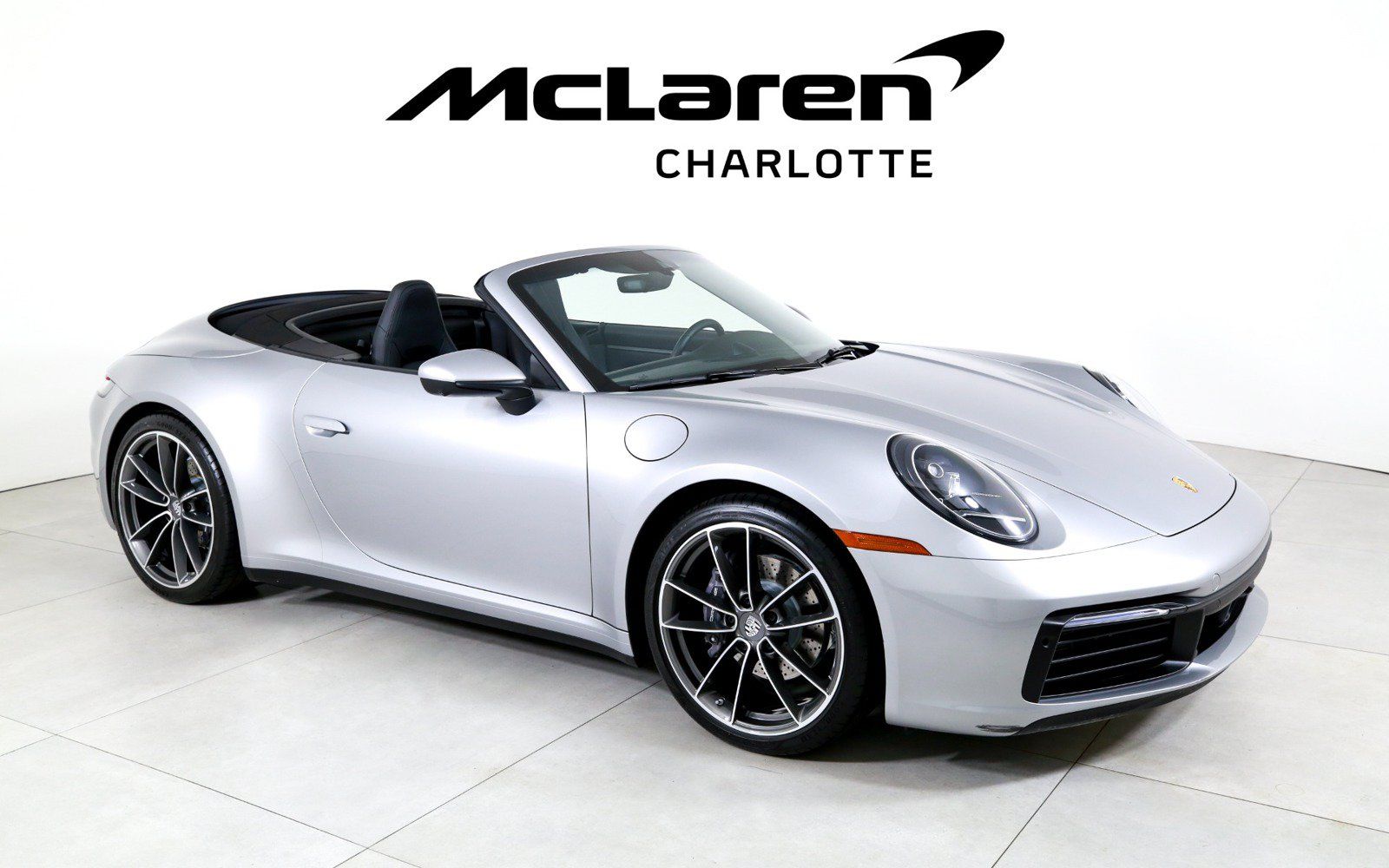 Used 2023 Porsche 911 Carrera RWD image 2
