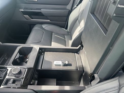 Used 2024 Toyota Tundra Limited image 9