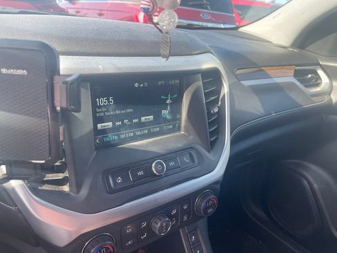 Used 2017 GMC Acadia SLE FWD image 7