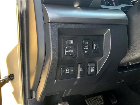 Certified 2019 Toyota Tundra SR5 w/ SR5 Upgrade Package AWD/4WD image 39