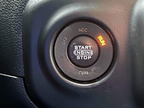 Certified 2022 Jeep Gladiator Sport image 24