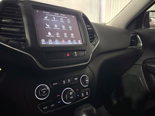Used 2022 Jeep Cherokee Latitude Lux FWD image 22