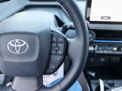 Used 2023 Toyota Prius XLE FWD image 19