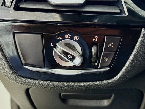 Used 2019 BMW 530e xDrive w/ Convenience Package image 14