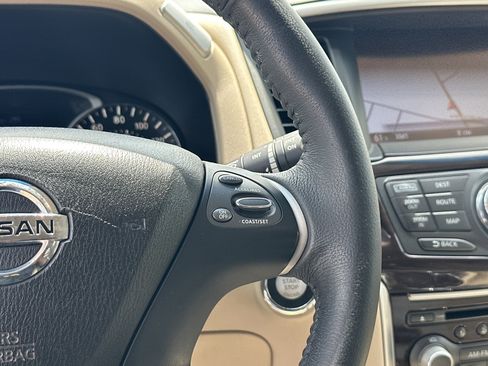 Used 2016 Nissan Pathfinder Platinum AWD/4WD image 29