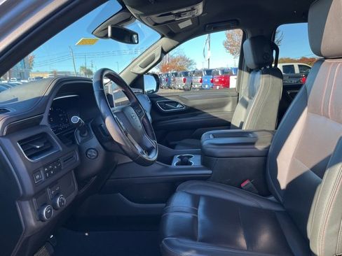 Used 2022 Chevrolet Suburban RST w/ Luxury Package image 8