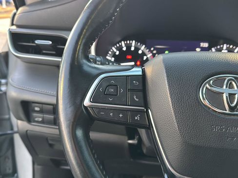 Used 2021 Toyota Highlander XLE image 18