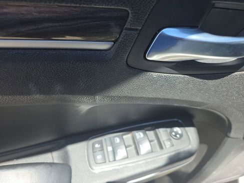 Used 2021 Chrysler 300 Touring w/ Sport Appearance Package RWD image 11