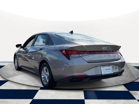 Certified 2023 Hyundai Elantra SE w/ Preferred Accessory Package FWD image 5