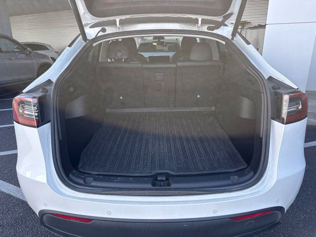 Used 2021 Tesla Model Y Long Range AWD/4WD image 5