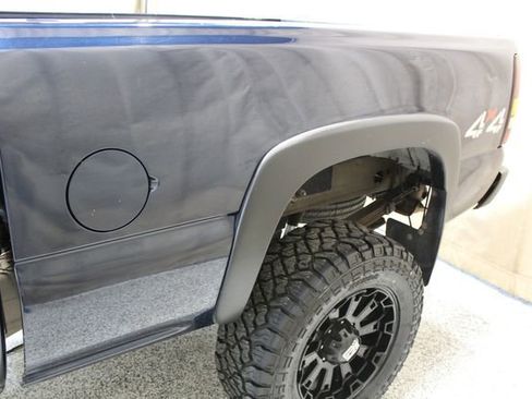 Used 2005 GMC Sierra 2500 SLT w/ Heavy-Duty Power Package image 6