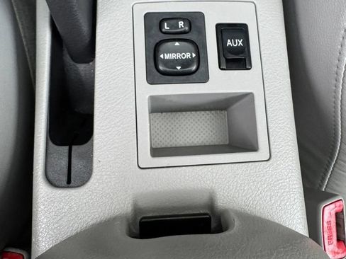 Used 2010 Toyota RAV4 Limited AWD/4WD image 19