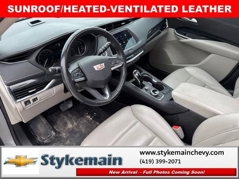 Used 2023 Cadillac XT4 Premium Luxury w/ Enhanced Visibility Package FWD image 24