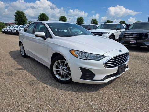 Used 2020 Ford Fusion SE FWD image 2
