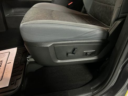 Used 2018 RAM 1500 Big Horn image 12