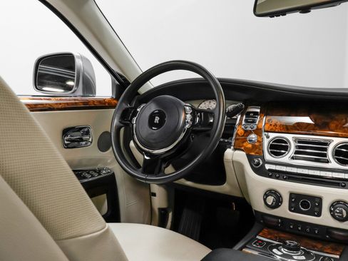 Used 2010 Rolls-Royce Ghost image 67