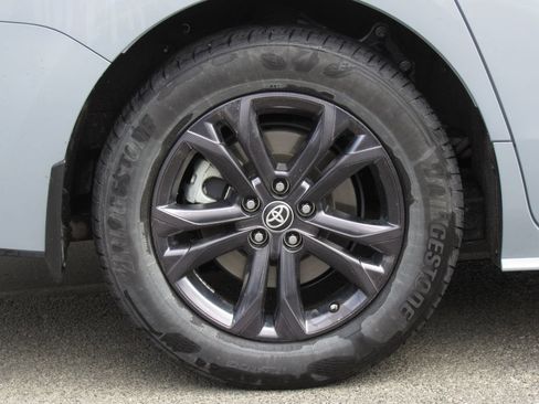 Certified 2024 Toyota Sienna XLE Woodland Edition AWD/4WD image 43