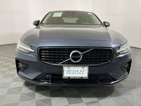 Used 2022 Volvo S60 B5 Inscription image 3