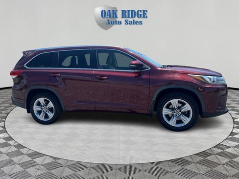 Used 2018 Toyota Highlander Limited AWD/4WD image 4