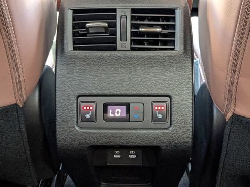 Used 2025 Mitsubishi Outlander SEL image 19