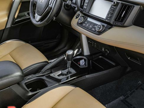 Used 2018 Toyota RAV4 Limited image 24