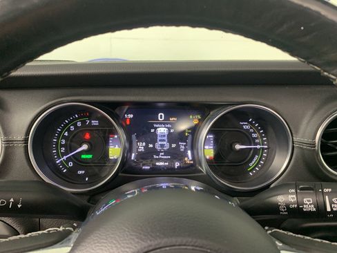 Used 2022 Jeep Wrangler Unlimited Sahara w/ Cold Weather Group AWD/4WD image 22