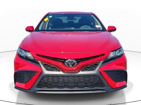 Used 2024 Toyota Camry SE FWD image 2
