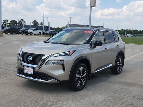 Used 2021 Nissan Rogue Platinum FWD image 9